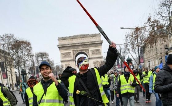  Френското държавно управление призна за неточности в рецесията с митингите на жълтите жилетки 