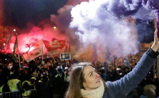 Хиляди демонстранти изпълниха улиците на унгарската столица Будапеща за пореден