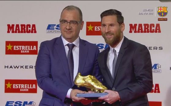 Суперзвездата на Барселона Лионел Меси получи рекордната си пета Златна