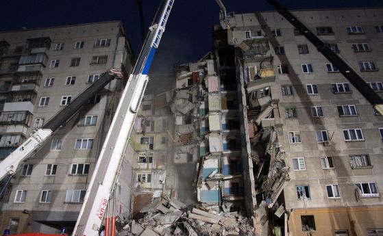 Спасителните екипи извадиха 16 а жертва под рухналия 10 етажен жилищен блок
