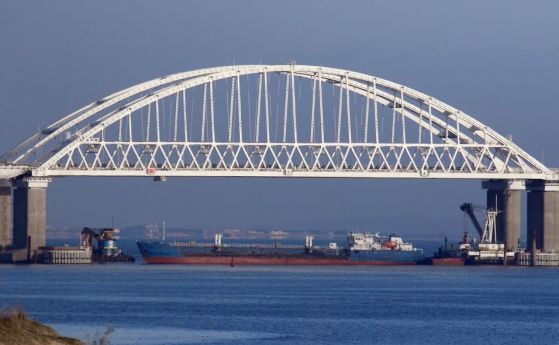 Киев има намерение отново да изпрати военни кораби през Керченския