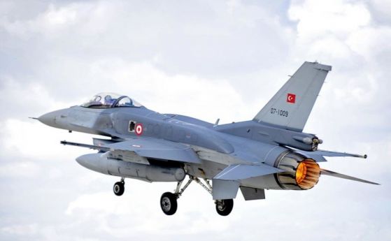 Два турски изтребителя F 16 са нарушили гръцкото въздушно пространство край