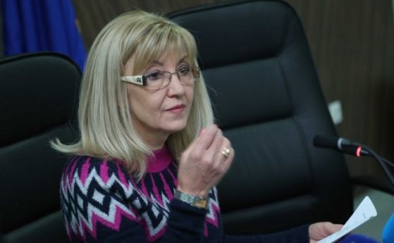  Петя Аврамова: Неустойки за компанията, виновна за неработещите устройства за винетки 