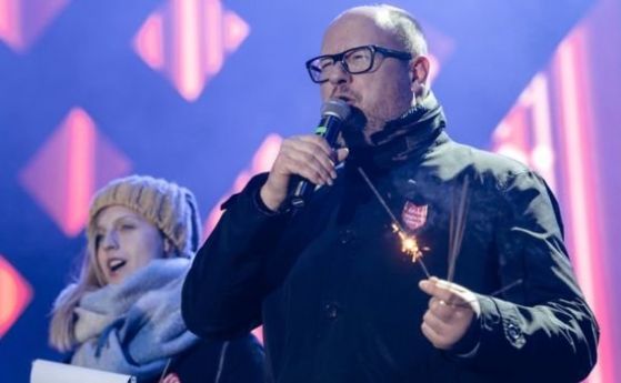  Намушкаха с нож кмета на Гданск, той умря от раните си (видео) 