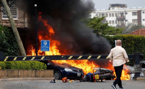 Две експлозии и стрелба избухнаха в луксозен квартал на кенийската столица
