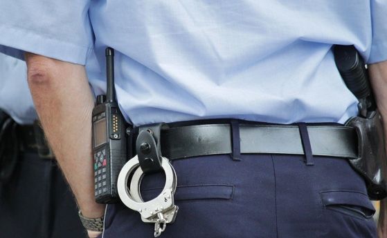 Полицията задържа шофьора на автомобила който униформени преследваха в продължение