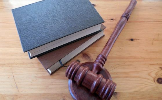 Законът за адвокатурата забранява разговорите и кореспонденцията между адвокат и