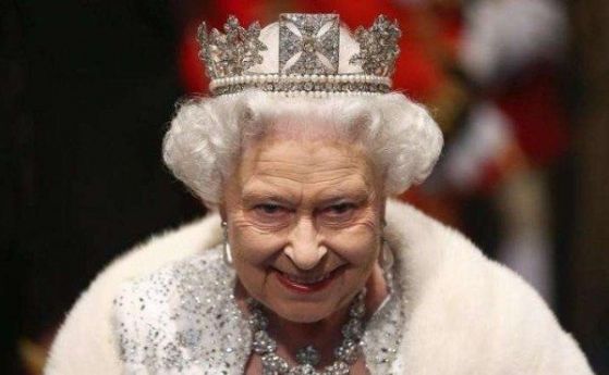В момент когато криза с Брекзита се задълбочава кралица Елизабет