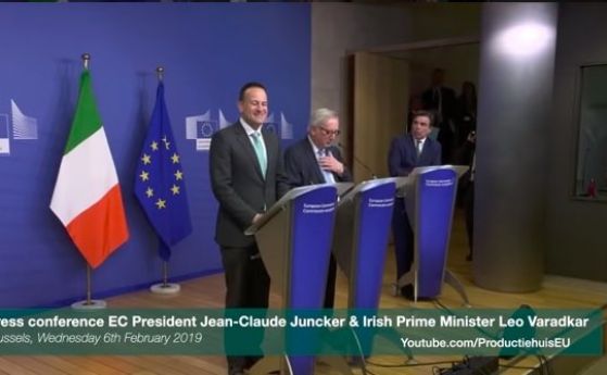 Председателят на Еврокомисията Жан Клод Юнкер коментира на шега че работата