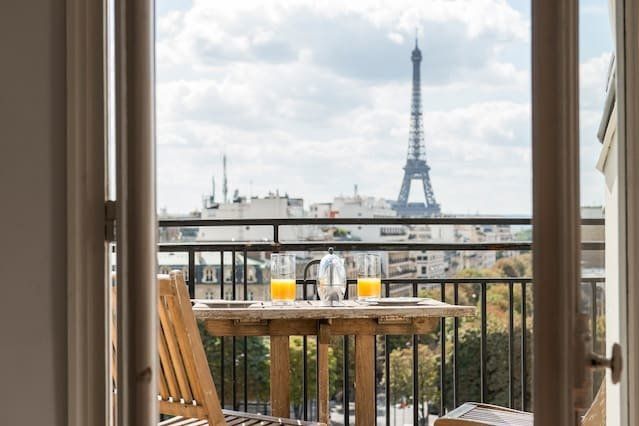 Париж се кани да съди платформата Airbnb за 12,5 млн.