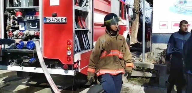 Пожар избухна в бившия завод за чанти Чайка - сега