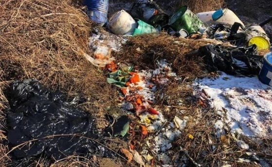 Тоновете токсични отпадъци които бяха изхвърлени край гара Яна вече