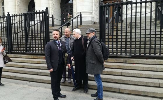 Писателят Калин Терзийски обжалва пред Софийския градски съд съдебно решение с