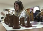 Кое е това момиче? Нургюл Салимова гони неуморно върха в шахмата