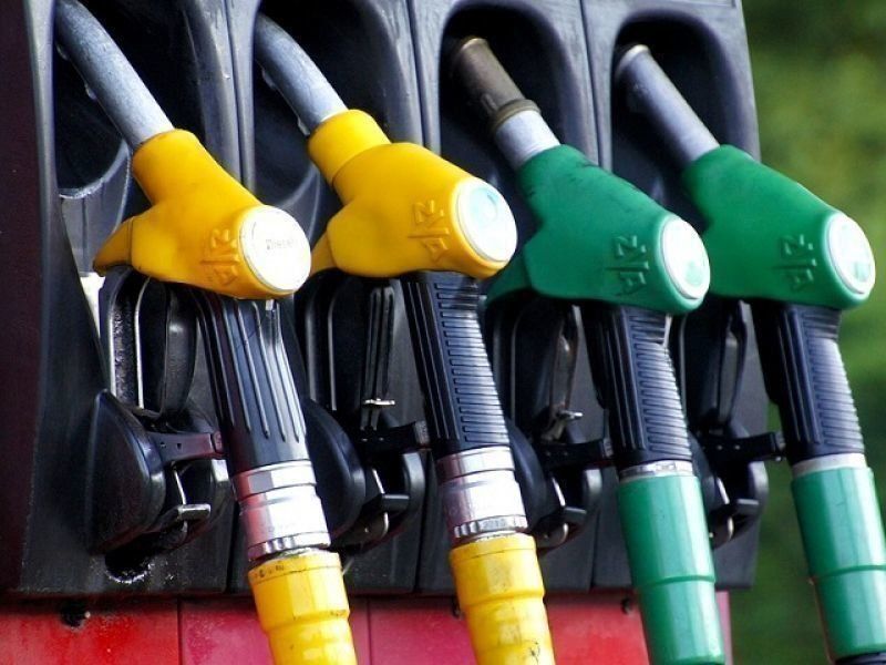 Бензиностанции са укрили 5,3 млн. лева от данъци през миналата