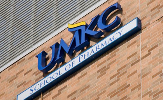 Университетът на Мисури Канзас сити САЩ повдигна обвинения срещу бивш преподавател