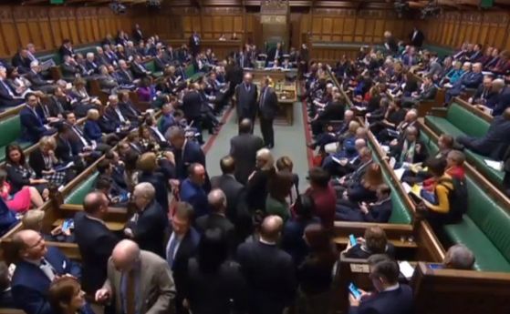 Камарата на общините на британския парламент одобри с 412 гласа срещу