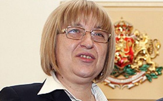 Антикорупционният фонд опроверга Цачева с документи