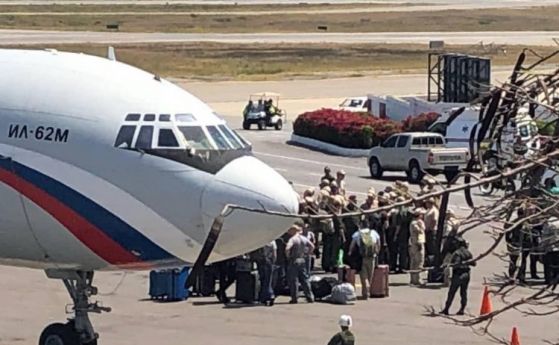 Два руски самолета военен Ил 62 и транспортен Ан 124 пристигнаха