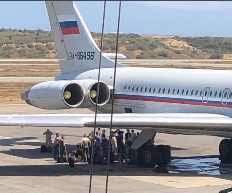 Руските военни, пристигнали с два самолета във Венецуела, отишли там
