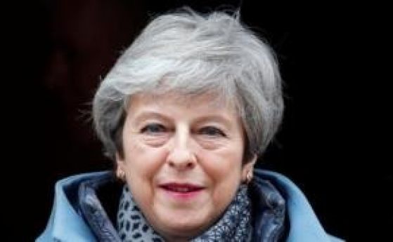 Британският премиер Тереза Мей обеща да подаде оставка ако парламентът