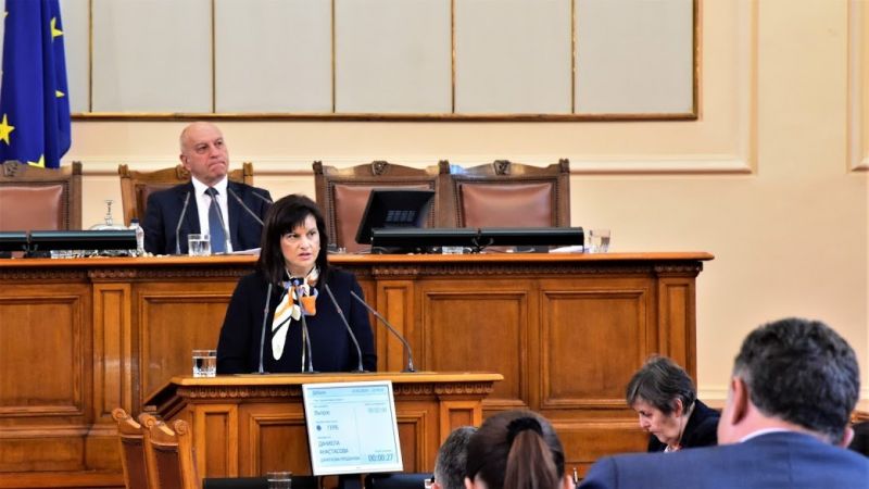 Даниела Дариткова ще бъде новият председател на парламентарната група на