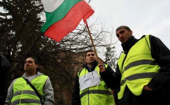 Заплатите на водачите в градския транспорт в София се увеличават