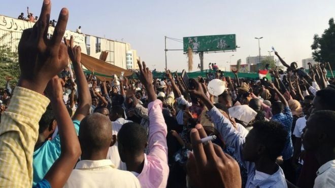 Напрежението в Судан, предизвикано от неспирни протести от страна на