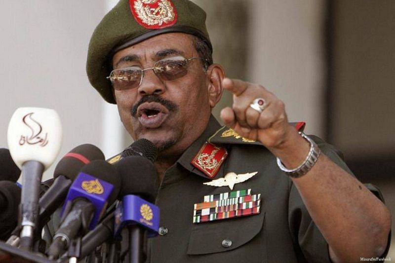 Суданският президент Омар ал-Башир подаде оставка под натиск. Ръководилият страната