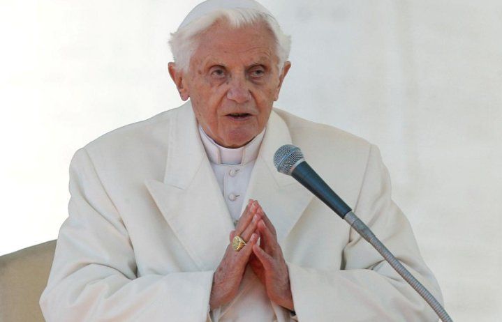 Бившият папа Бенедикт обвини сексуалната революция от 60-те години на