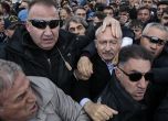 Атентат срещу лидера на опозицията в Турция по време на погребение