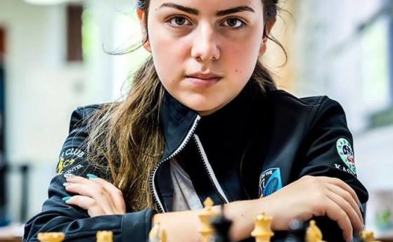 Състезателката на шахматен клуб Бургас 64 Нургюл Салимова успя да