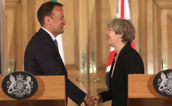 Британският премиер Тереза Мей и министър председателят на Ирландия Лео Варадкар съобщиха