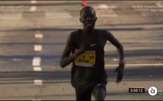 Кенийският световен рекордьор в полумаратона Абрахам Киптум е със спрени