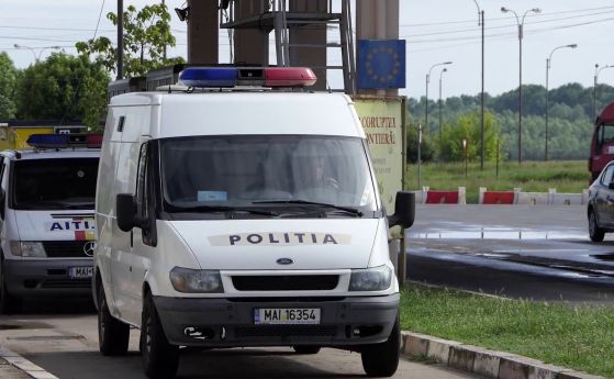 Румъния предаде днес на България петима от телефонните измамници заловени