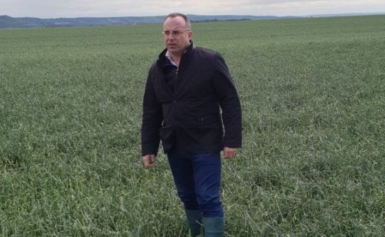 Министърът на земеделието Румен Порожанов е изпратил до Антикорупционната комисия