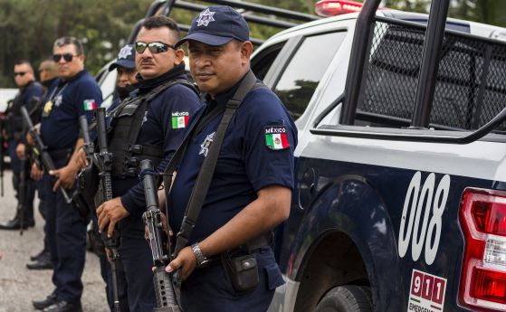 Мексиканската полиция откри 35 трупа при четири обиска в Гуадалахара