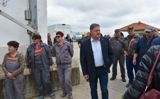 Независимият кандидат за евродепутат Николай Ненчев посети град Кнежа област