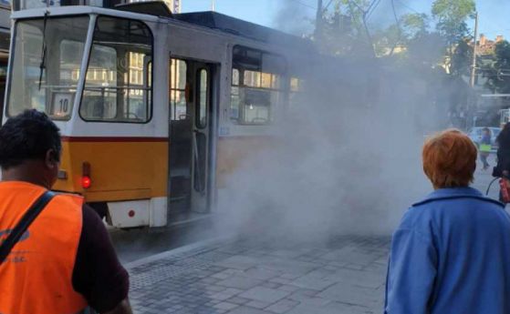 Трамвай се запали тази сутрин в София Няма пострадали пътници