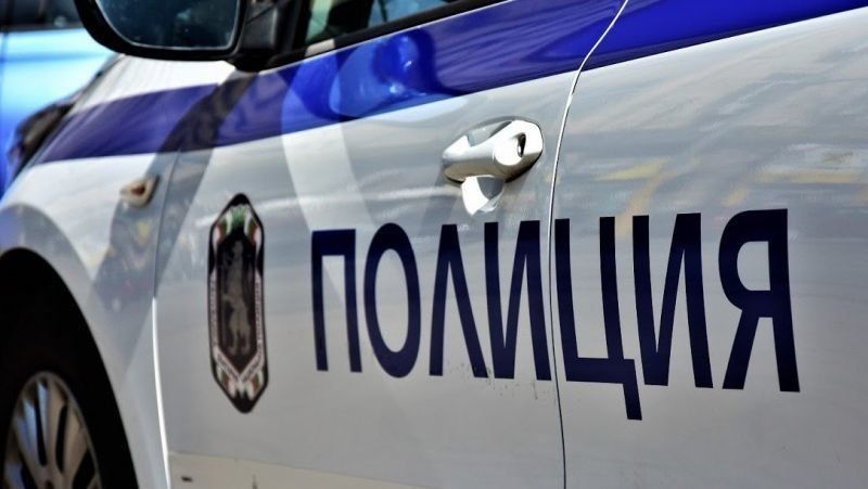 Мъж е намушкан с нож в Ботевград, съобщават от МВР,