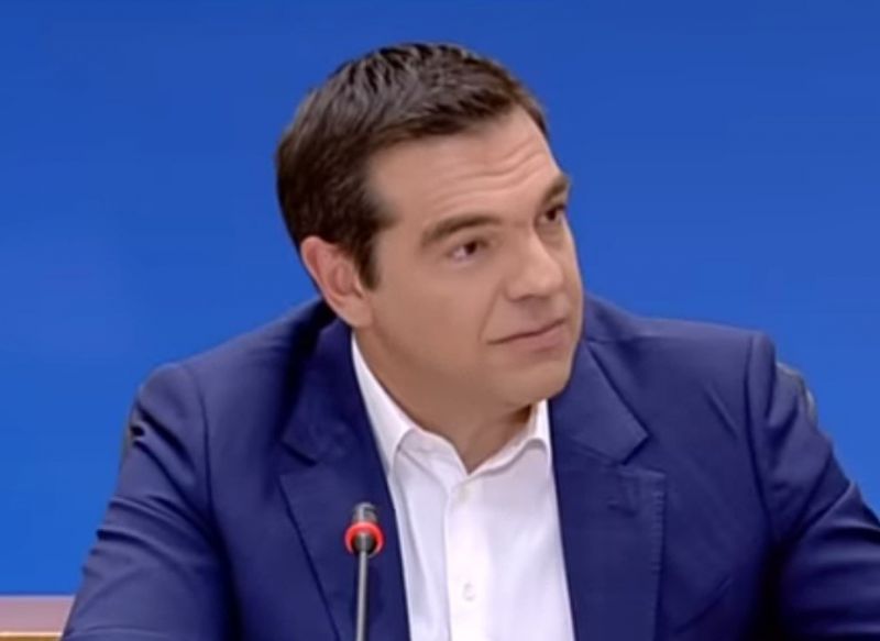 Гръцкият премиер Алексис Ципрас обяви тази нощ, че ще свика