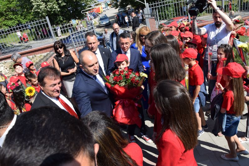Президентът Румен Радев пристигна днес в Кърджали за пръв път