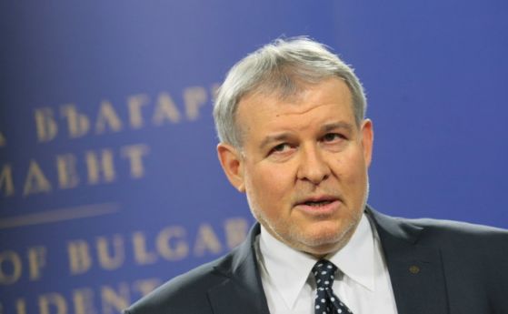 Председателят на СДС Румен Христов коментира възможността партията да се яви