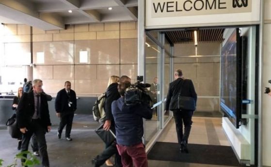 Полицията влезе в централата на австралийската обществена телевизия ABC предадоха
