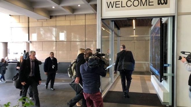 Полицията влезе в централата на австралийската обществена телевизия ABC, предадоха