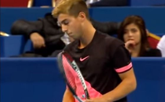 Младата ни надежда в тениса Адриан Андреев отпадна от турнира Ролан