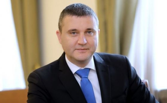 Финансовият министър Владислав Горанов няма информация дали е част от