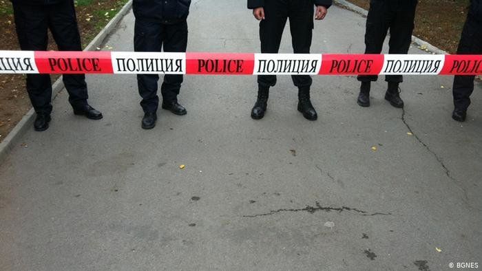 Българските служби осуетиха терористичен акт. Или по-скоро: осуетиха показно самоубийство,