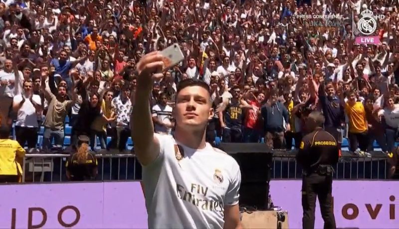Нападателят Лука Йович бе официално представен като играч на Реал