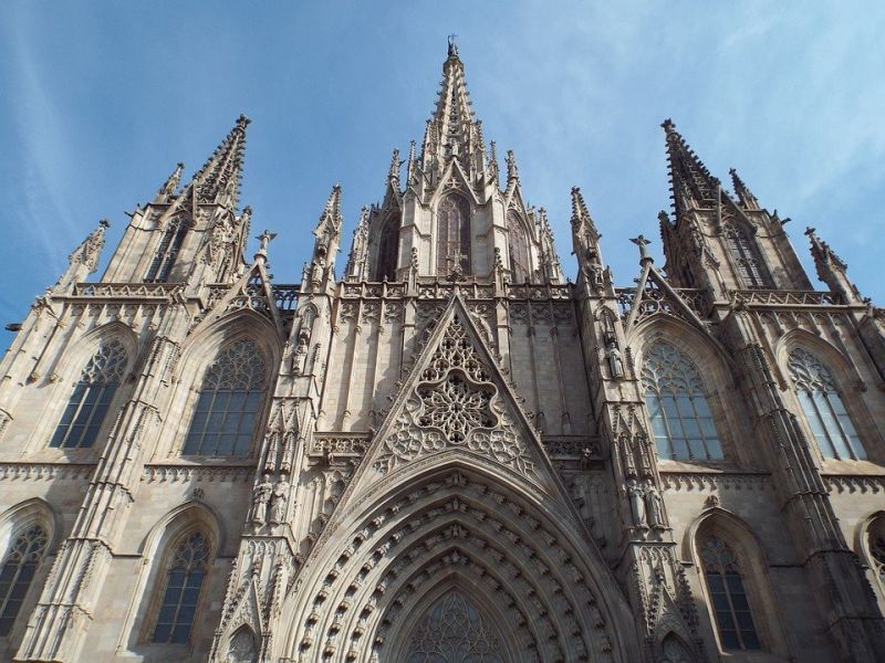 Службите предупреждават британците за възможна атака срещу катедралата в Барселона,